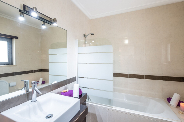 Bathroom 3, Villa Antiqua, Albufeira