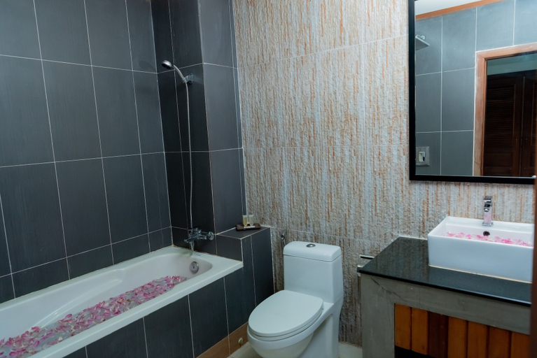 Bathroom 4, New Riverside Hotel, Siem Reap