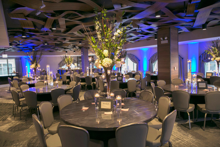 Food & Drinks 2, Hotel Indigo NAPERVILLE RIVERWALK by IHG, Dupage