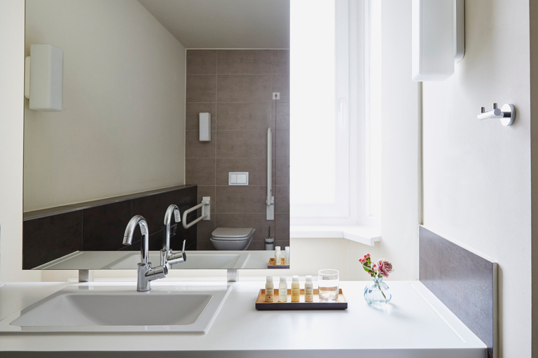 Bathroom 5, Hotel Indigo DUSSELDORF by IHG, Düsseldorf
