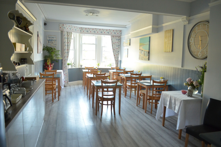 Food & Drinks 4, Tusker Lodge, Torbay