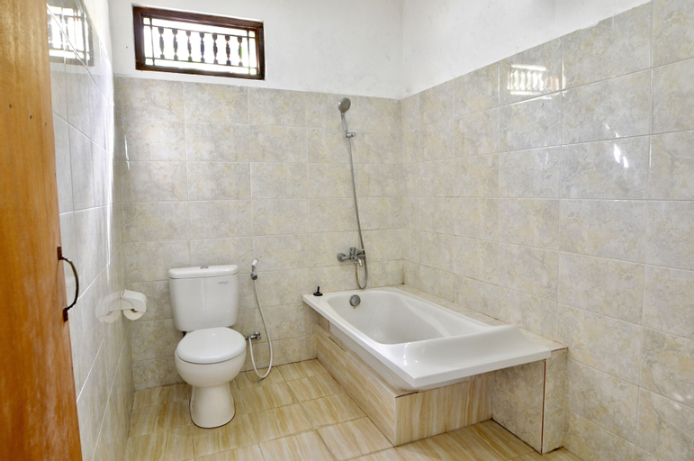 Bathroom 26