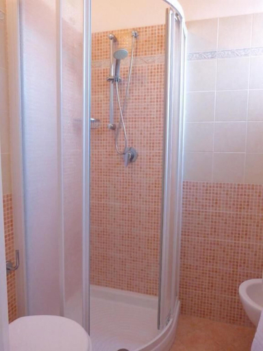 Bathroom 5, Hotel D'annunzio, Rimini