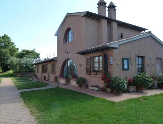 Others 5, Pomegranate apt With Shared Pool, Perugia