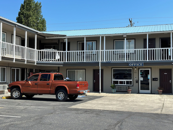 Exterior & Views 2, The Royal Victorian Motel, Clallam