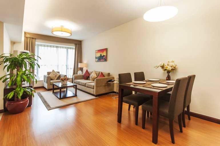 Dining Room 9