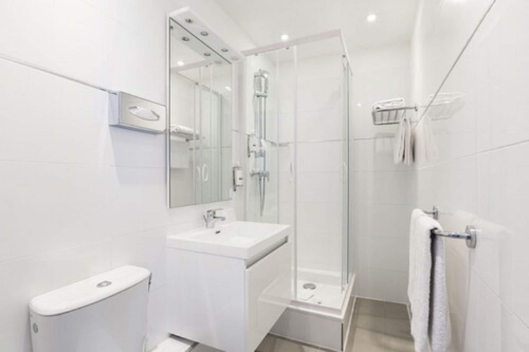 Bathroom 3, Hôtel Bastille Secret, Paris