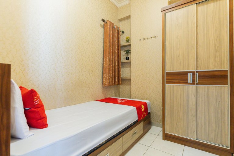 Bedroom 3, RedLiving Apartmen Grand Center Point - Bintang Residence Tower C with Netflix, Bekasi
