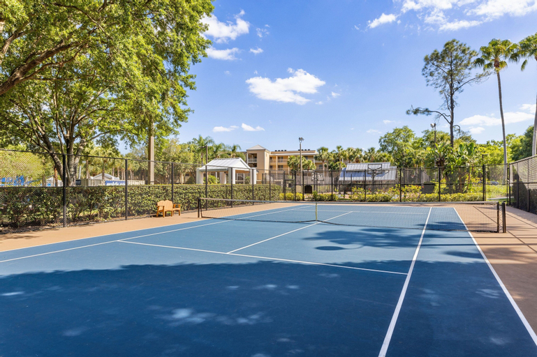 Sport & Beauty 2, Marriott's Sabal Palms, Orange