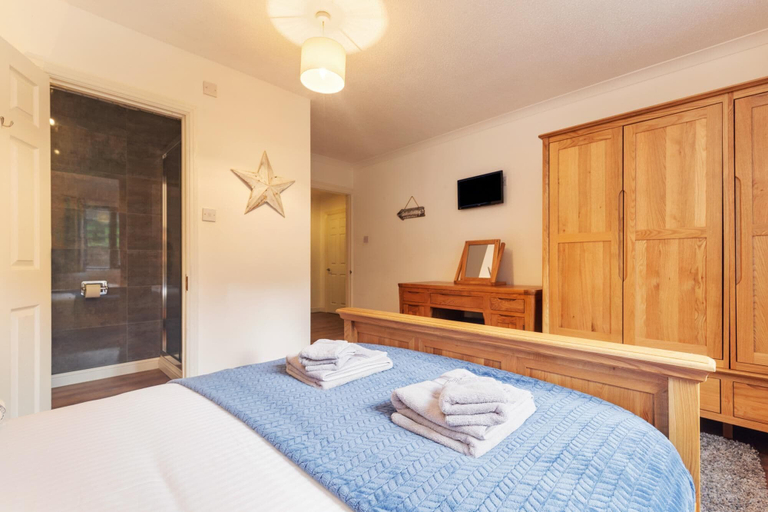Bedroom 4, Hazelglade Cottage - Hot Tub Games Room Pet Friendly, Pembrokeshire