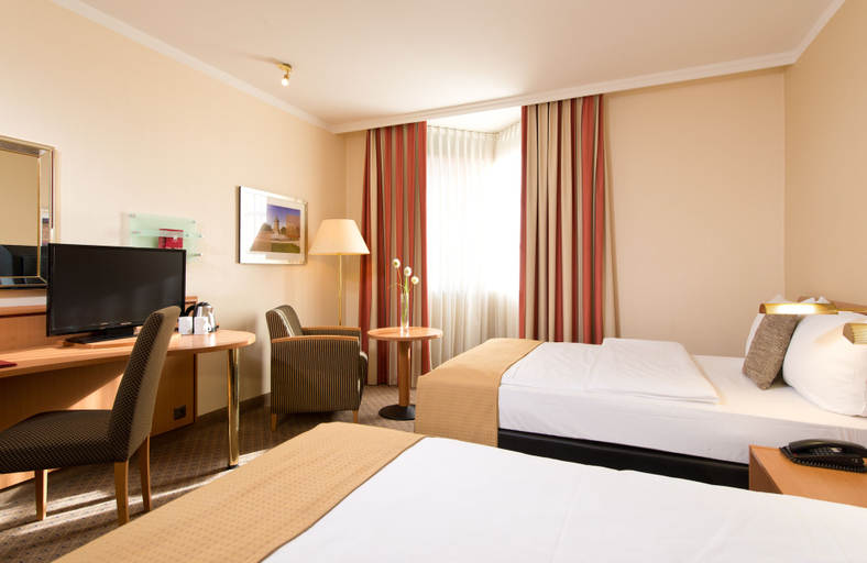Bedroom 3, Leonardo Hotel Mannheim City Center, Mannheim