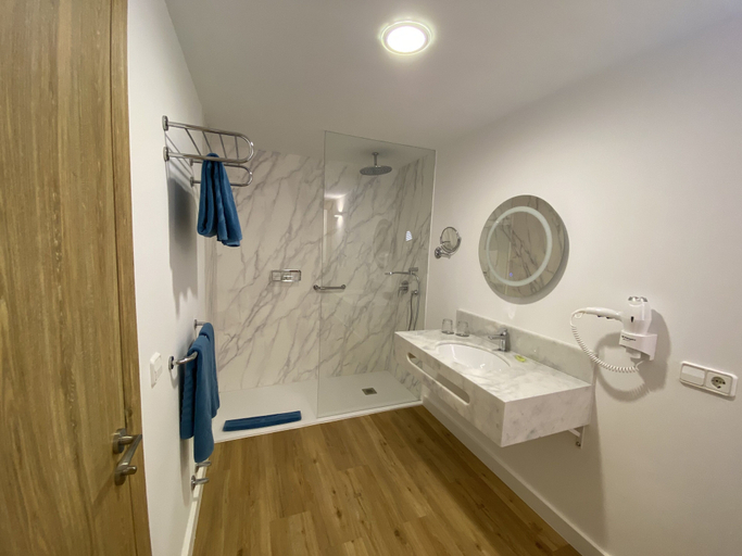 Bathroom 5, Hotel Esmeralda Maris by LIVVO, Las Palmas