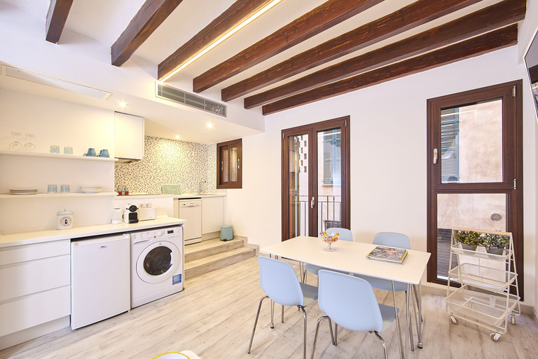 Others 4, Remolars 3 Townhouse, Baleares
