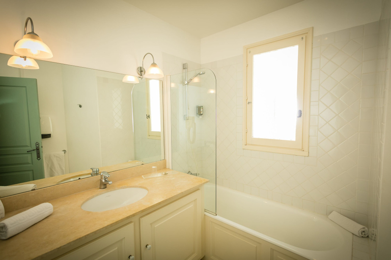 Bathroom 3, Domaine du Val de Cèze, Gard