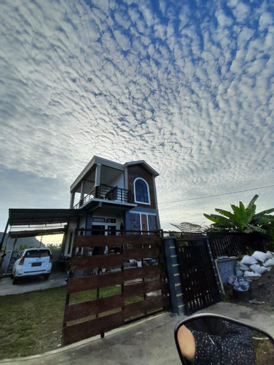 Exterior & Views 15