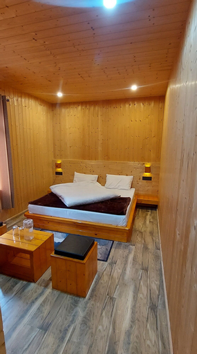 Others 4, Hotel Shankar Shree, Chamoli