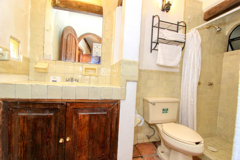Bathroom 4, Hotel Real Guanajuato, Guanajuato