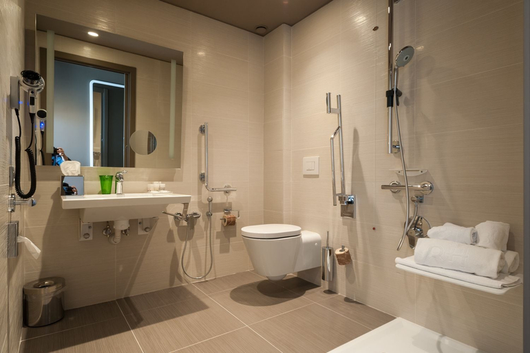 Bathroom 5, 8Piuhotel, Lecce