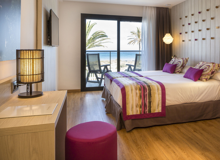 Bedroom 3, Grand Palladium White Island Resort & Spa, Baleares