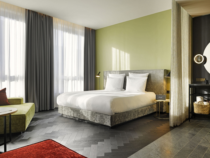 Bedroom 2, east Hotel Hamburg, Hamburg