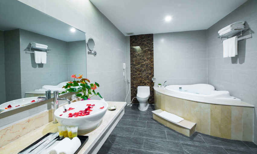 Bathroom 5, Muong Thanh Luxury Buon Ma Thuot, Buon Ma Thuot