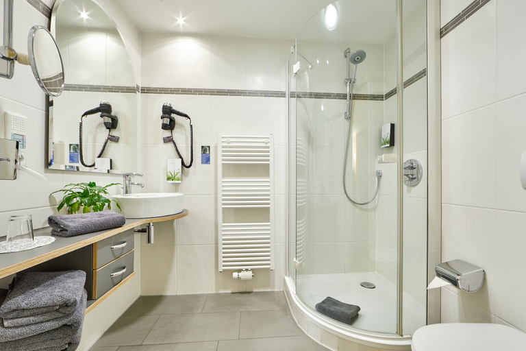 Bathroom 4, Hotel LinderHof Erfurt, Erfurt
