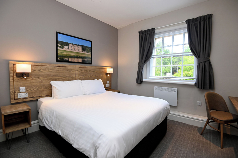Bedroom 2, Wheatsheaf, Baslow by Marston's Inns, Derbyshire