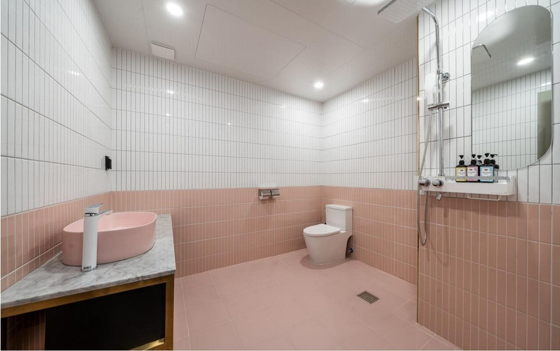 Bathroom 3, JANGYU ALMOND KIDS HOTEL, Gimhae