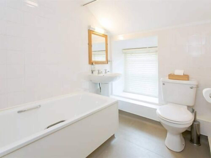 Bathroom 2, Farmers Arms, Cornwall