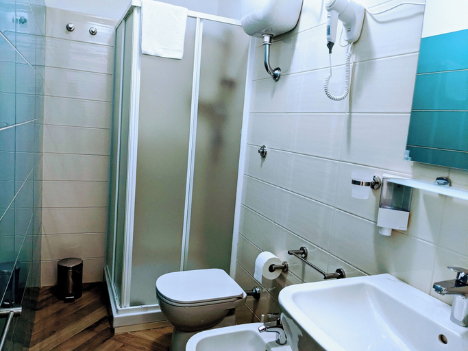 Bathroom 4, il Giglio Marino Cilento Residence, Salerno