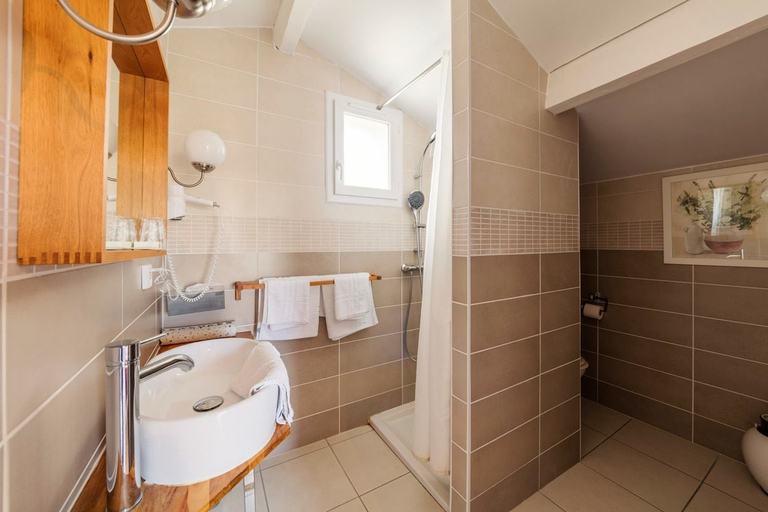 Bathroom 4, Domaine du Prieuré, Charente-Maritime