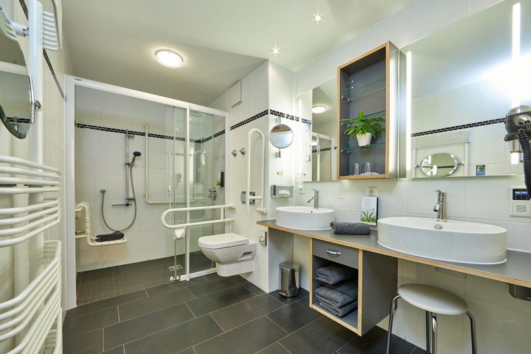 Bathroom 4, Hotel LinderHof Erfurt, Erfurt