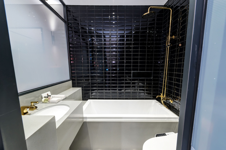 Bathroom 5, Hotel the Designers DDP, Jung