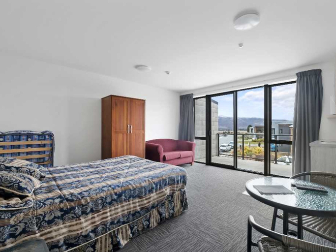 Bedroom 3, Falcons Nest, Central Otago