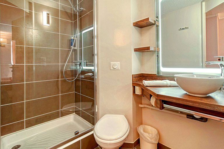 Bathroom 4, Brit Hotel Confort Pau Lons, Pyrénées-Atlantiques