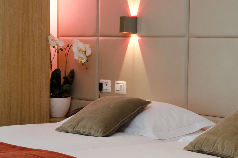 Bedroom 2, Golden Tulip Opera De Noailles, Paris