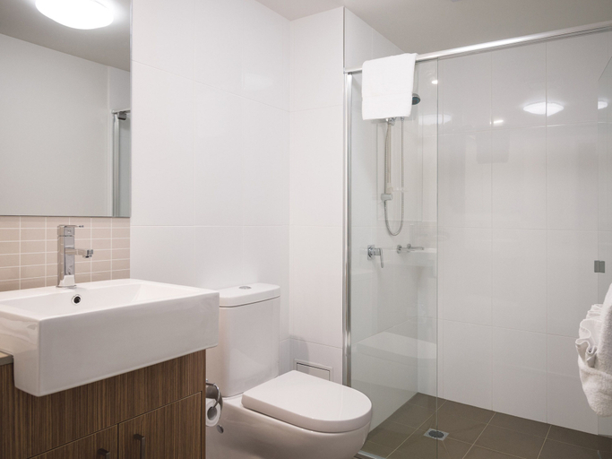 Bathroom 4, Oaks Mackay Rivermarque Hotel, Mackay - Pt A