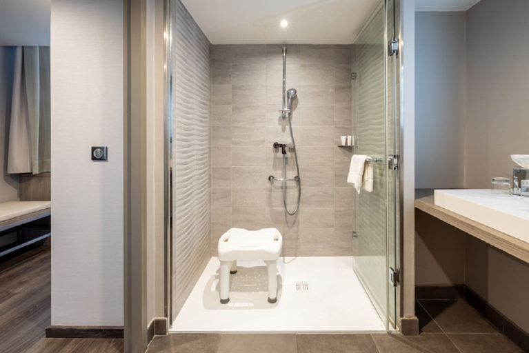 Bathroom 5, AC Hotel by Marriott Marseille Prado Velodrome, Bouches-du-Rhône