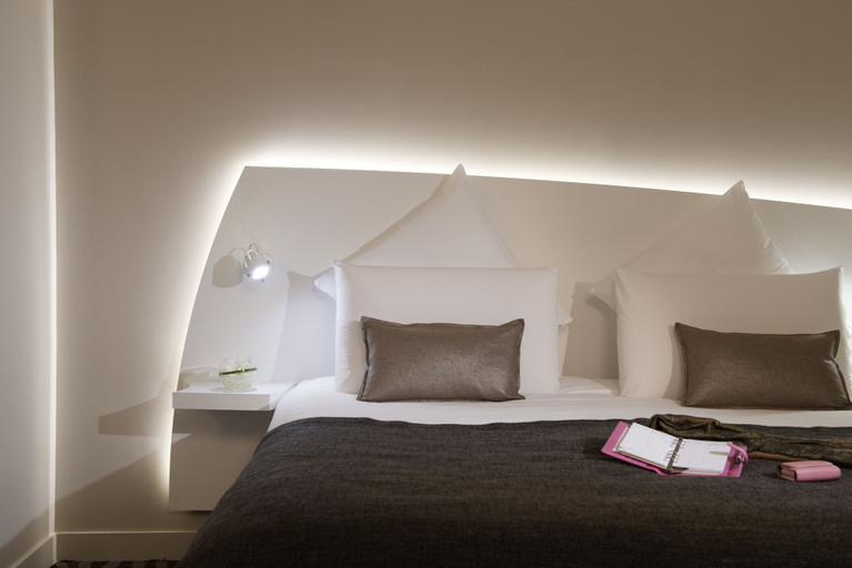 Bedroom 5, Mercure Paris Levallois Perret Hotel, Hauts-de-Seine