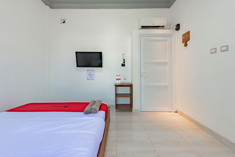 Bedroom 2, RedDoorz @ Niagara Waterpark, Purwakarta