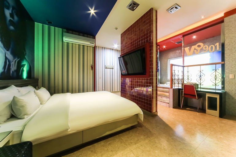 Bedroom 6