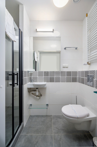 Bathroom 3, Hostel JessApart - Aleje Jerozolimskie, Warsaw
