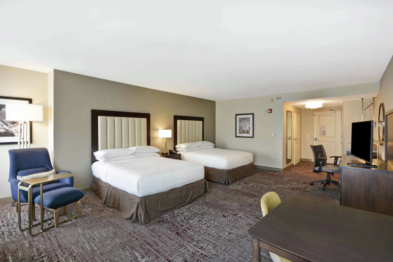 Bedroom 3, DoubleTree by Hilton Chicago Midway Airport, Cook