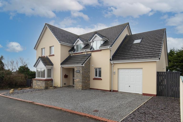 Exterior & Views 2, Maynor - Large Luxury House Log Burner Central Location, Pembrokeshire