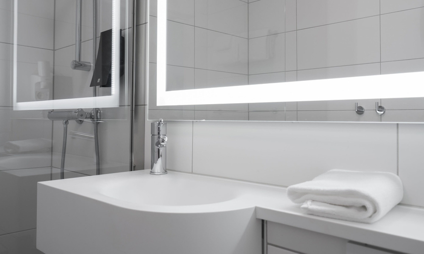 Bathroom 5, Thon Hotel Gardermoen, Ullensaker