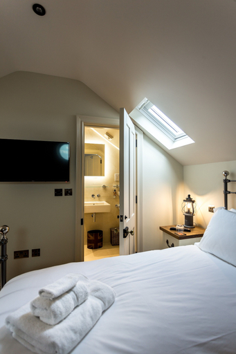 Bedroom 2, NoTwenty9 Bar and Restaurant, Cambridgeshire
