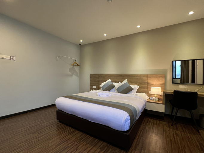 Bedroom 8