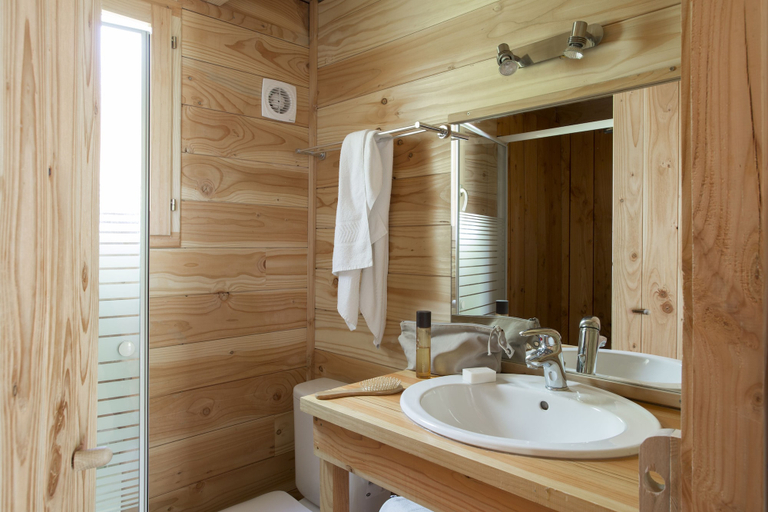 Bathroom 4, Hotel Horizon, Brome-Missisquoi