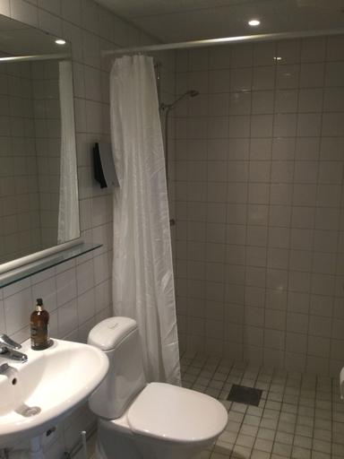 Bathroom 4, Hensbacka Hotell, Munkedal