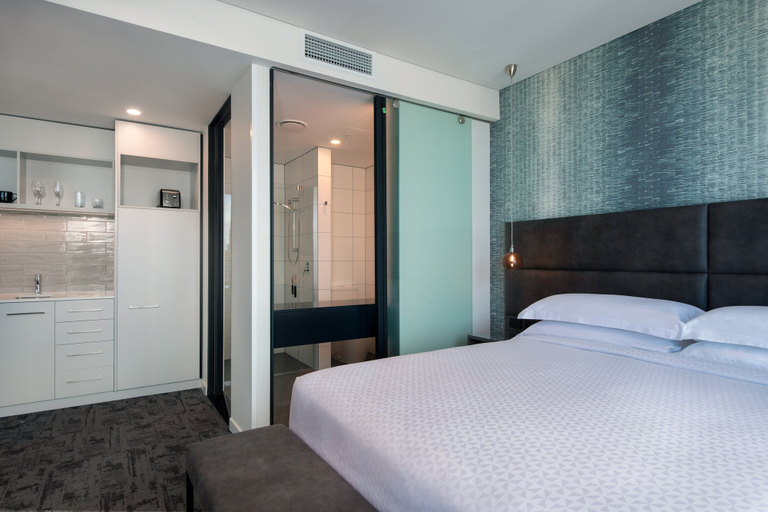 Bedroom 2, Four Points by Sheraton Auckland, Waitakere